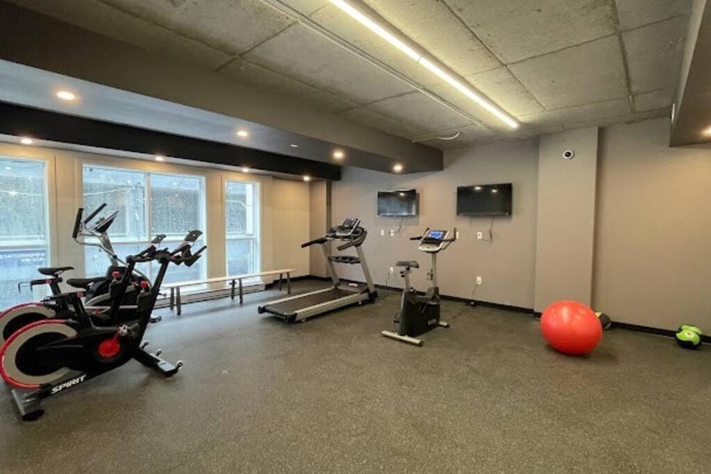 Condo Chic, Centre-Ville Piscine, Terrasse, Gym Québec Eksteriør billede